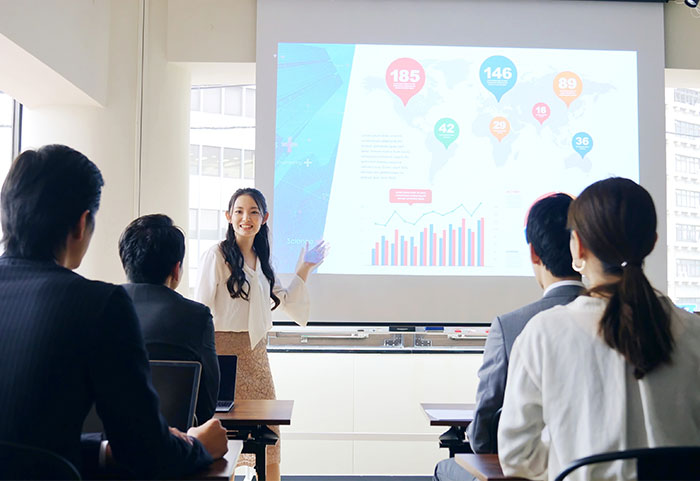 SNS マーケティング事業